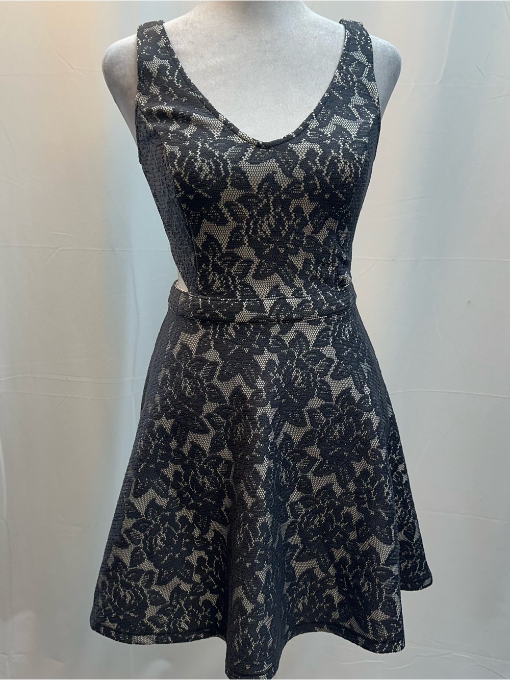 Abercrombie & Fitch Gray Cream Lace-Overlay Fit-and-Flare Mini Dress XS NWTS